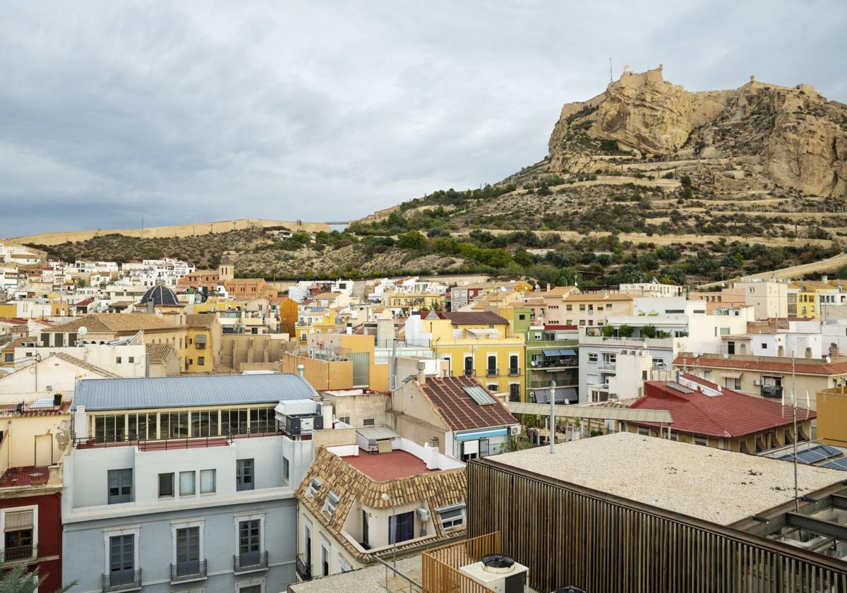 Domingo variable en Alicante: cielos nubosos y temperaturas suaves sin alertas activas