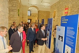 Las autoridades, este viernes en el Castillo de Santa Bárbara.