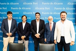 Representantes de Uepal con el alcalde de Alicante y de Elche.