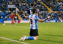 Coscia protesta al colegiado durante un partido en el Rico Pérez.