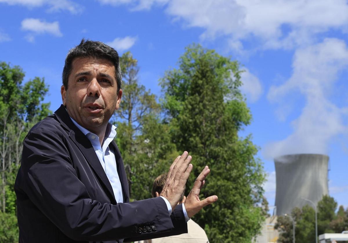 The President of the Generalitat, Carlos Mazón, on Monday at the Cofrentes nuclear power plant.