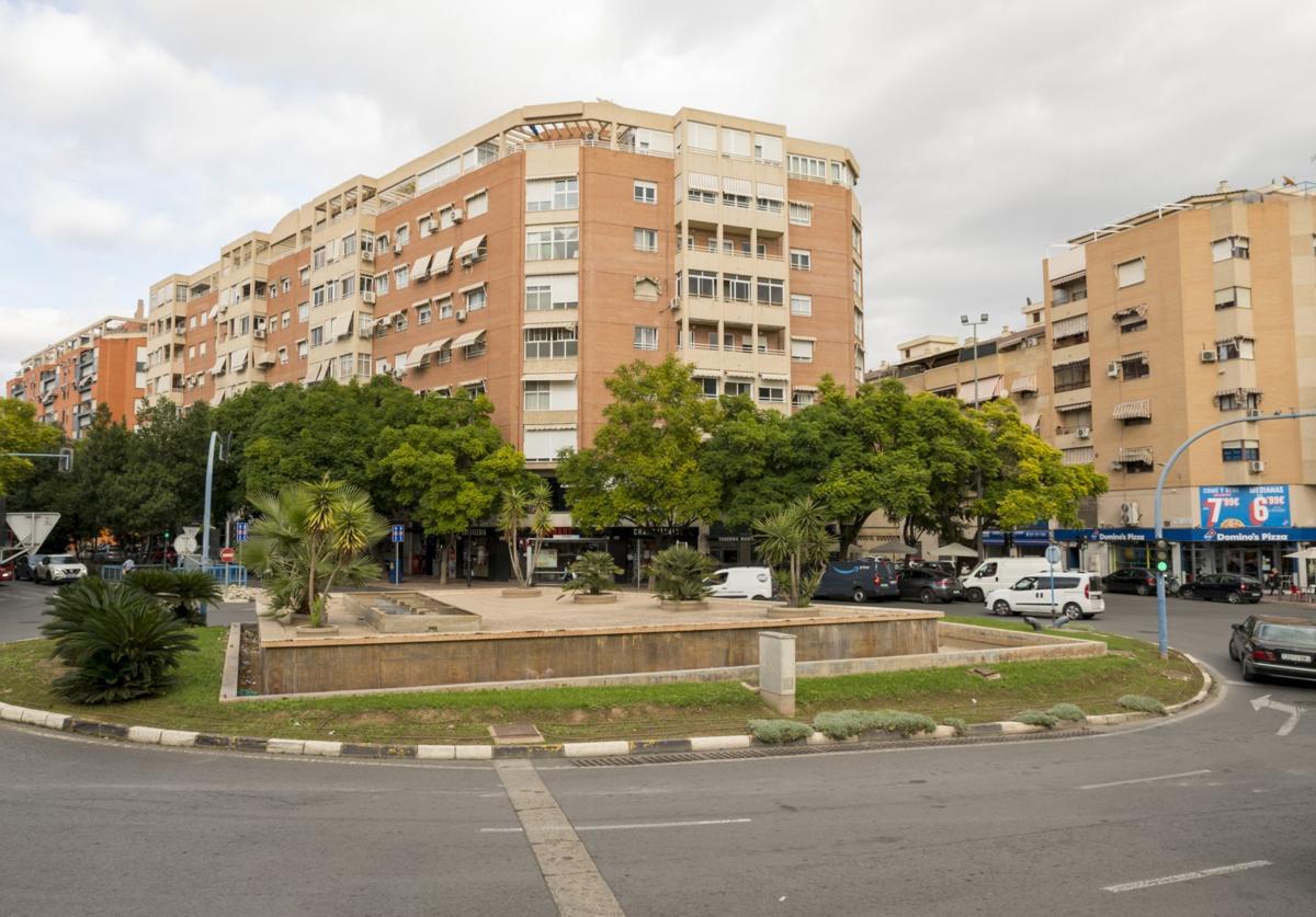 Imagen principal - 1. Plaza de América -de las Pizzas-. 2. Plaza de Calvo Sotelo -de las Palomas-. 3. Plaza Músico Óscar Tordera -de los Punkis-. 