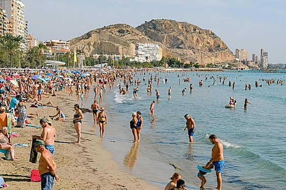 Playa del Postiguet de Alicante.