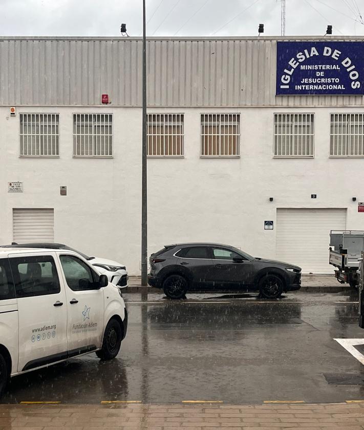 Imagen secundaria 2 - Las tormentas llegan a la ciudad de Alicante y dejan fuertes aguaceros en cuestión de minutos