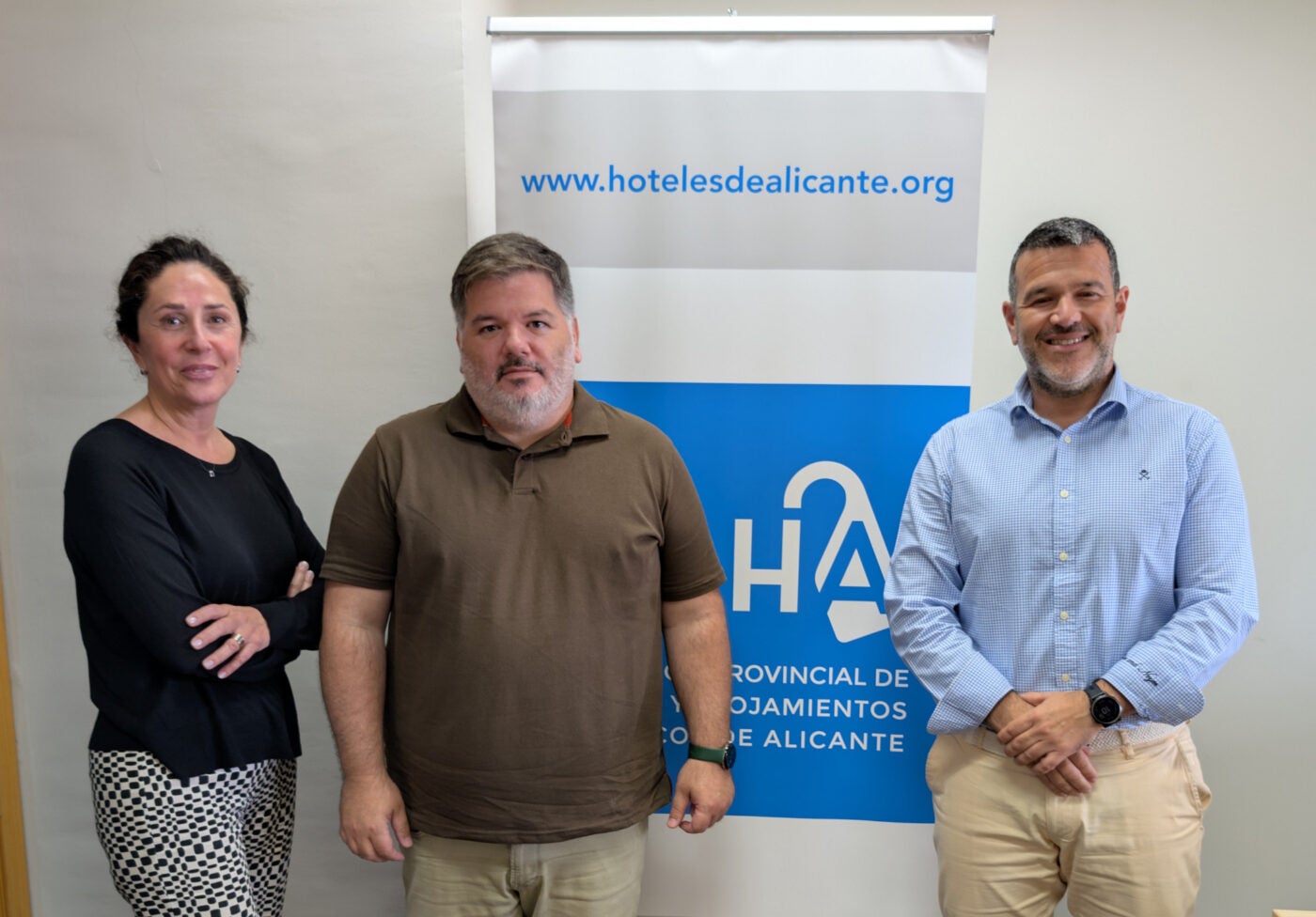Encuentro entre responsables de Alicante Renace y APHA.