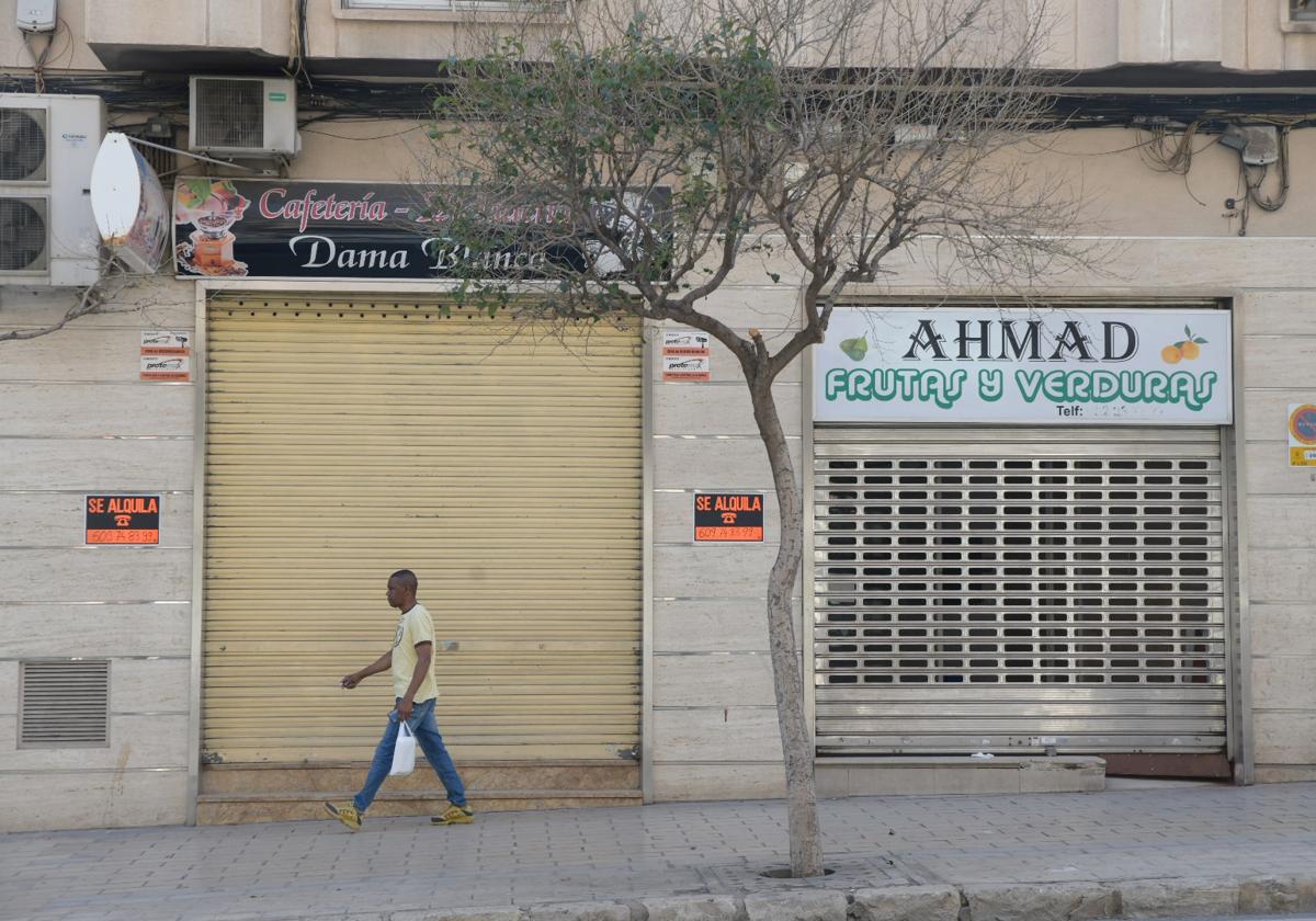 Los vecinos de Conde Lumiares buscan atraer nuevos negocios para revivir una arteria comercial que agoniza