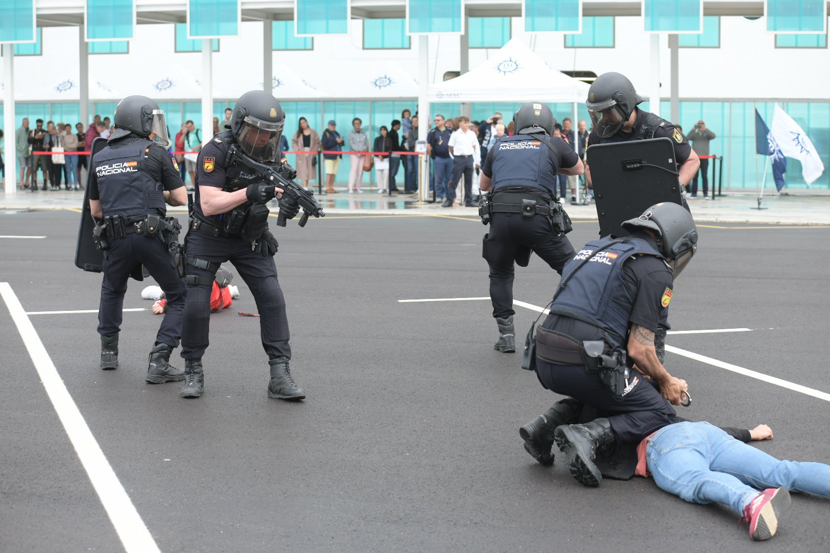 Las imágenes más impactantes del simulacro antiterrorista en Alicante