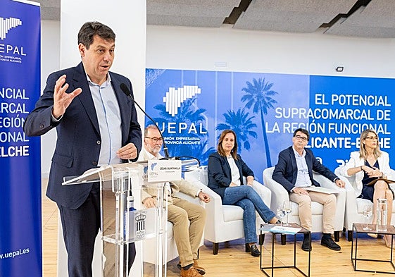 César Quintanilla, durante su intervención.