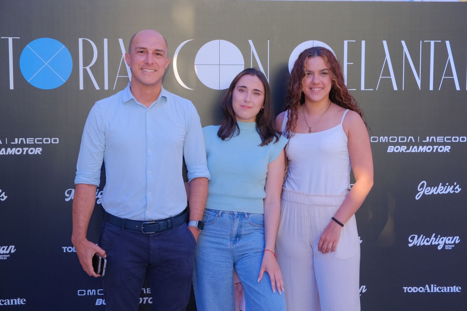 Búscate en el &#039;photocall&#039; de los premios &#039;Historias con delantal 2025&#039; de TodoAlicante