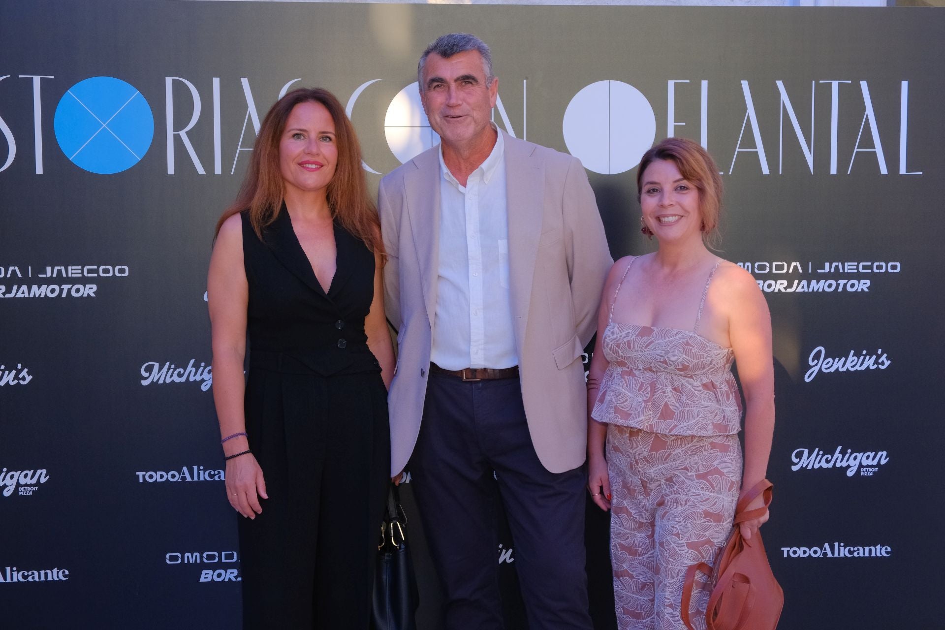Búscate en el &#039;photocall&#039; de los premios &#039;Historias con delantal 2025&#039; de TodoAlicante