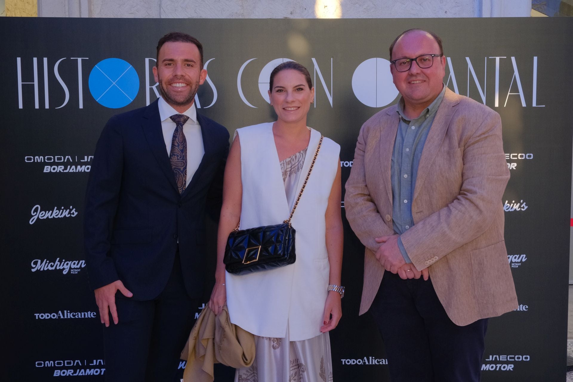 Búscate en el &#039;photocall&#039; de los premios &#039;Historias con delantal 2025&#039; de TodoAlicante