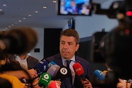 Carlos Mazón en declaraciones a los medios.