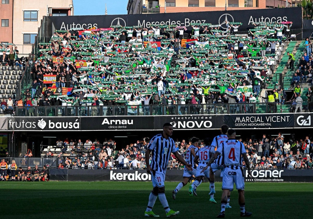 Aficionados del Elche desplazados a Castellón.