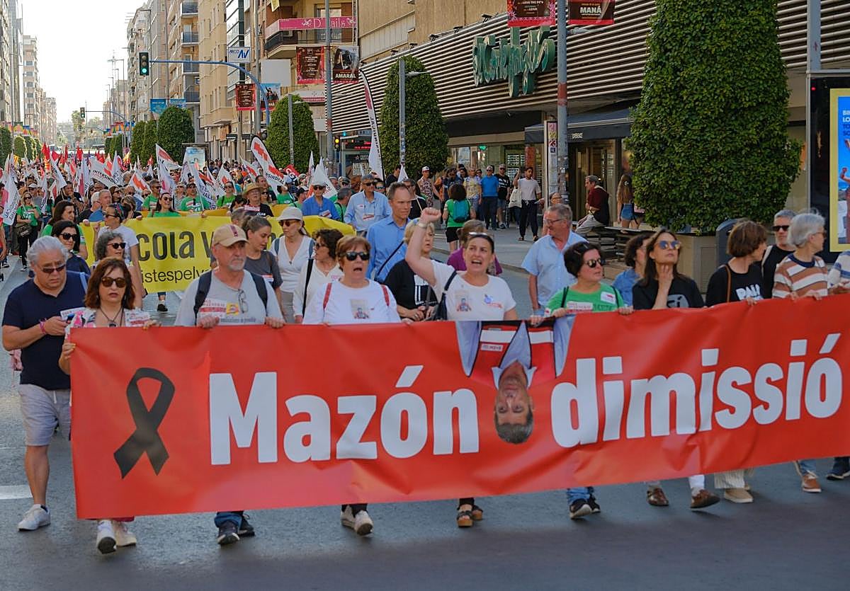 Las imágenes de la manifestación contra Mazón en Alicante