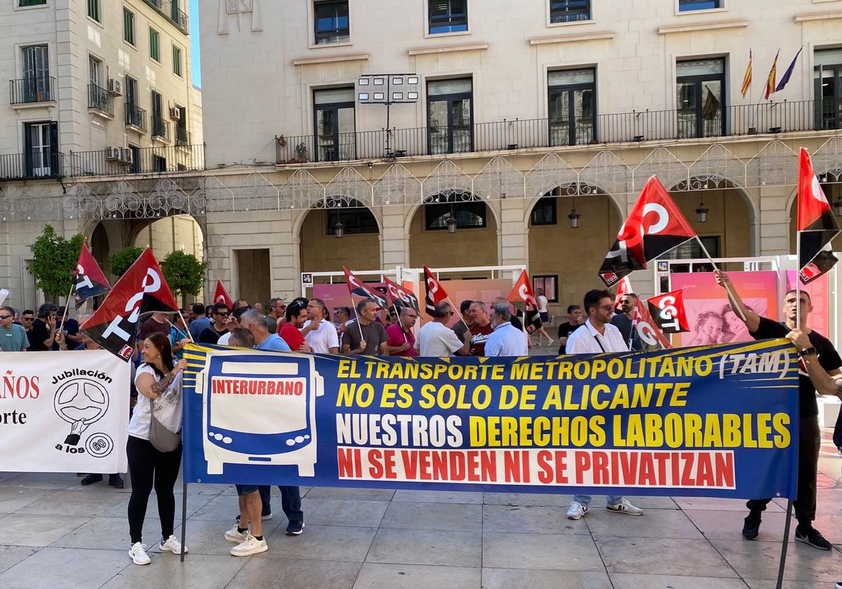 Imagen principal - Metropolitan transport strike discussed in Alicante's City Council