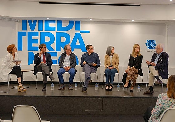 De izquierda a derecha: Concha Pastor, Juan de Dios Navarro, Emilio Vicedo, Jorge Olcina, Candela Sánchez, María José Marcos, y Luís Boyer.