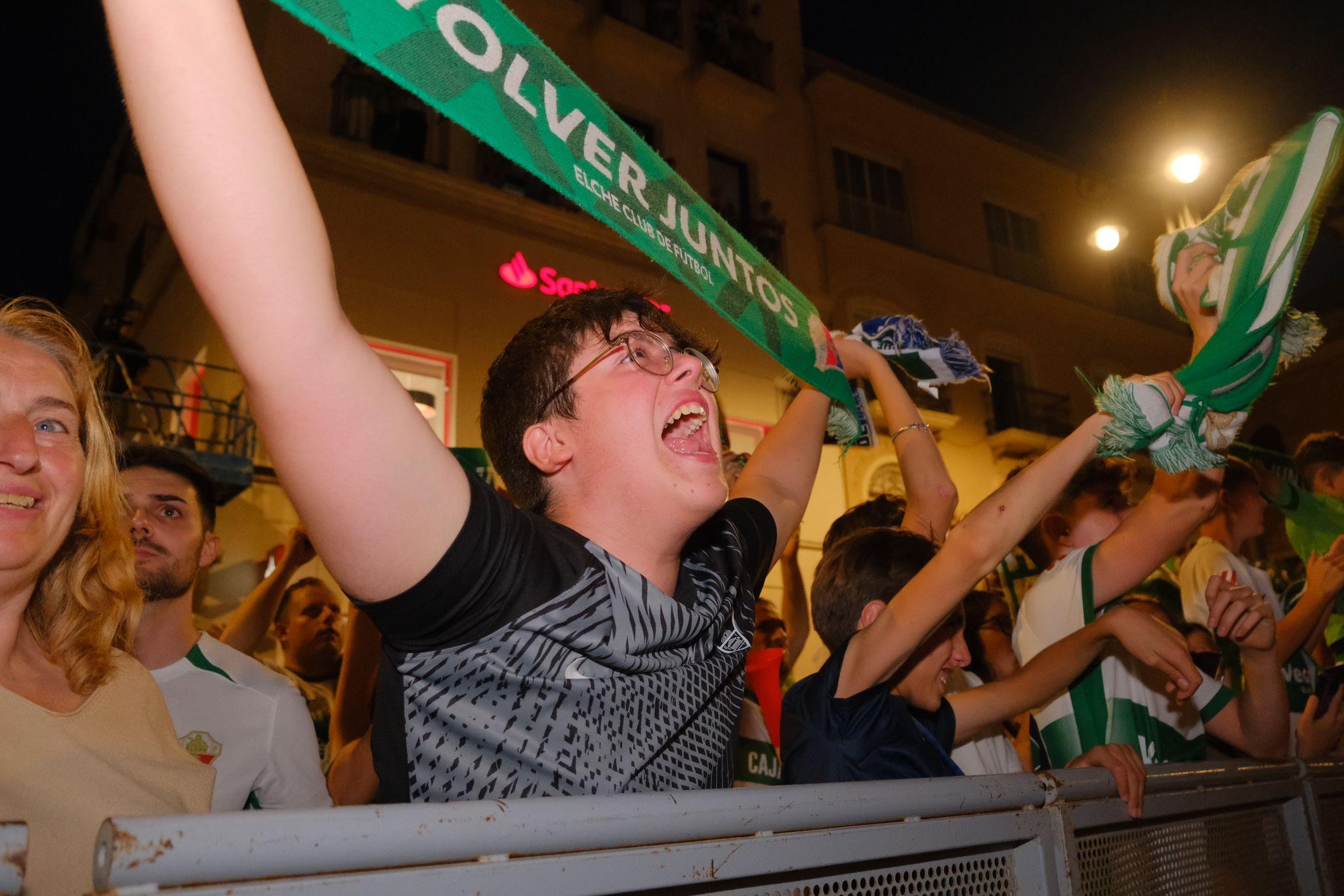 El Elche CF y su afición celebran un histórico ascenso
