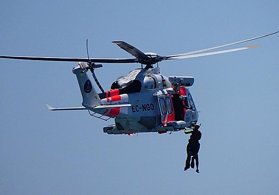 Una maniobra durante el congreso internacional Rescue-Ops, celebrado en Alicante.