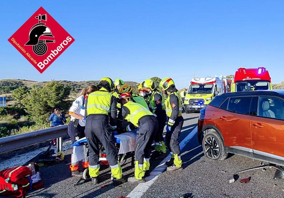 Bloqueo en el conflicto laboral de los bomberos de la Diputación de Alicante