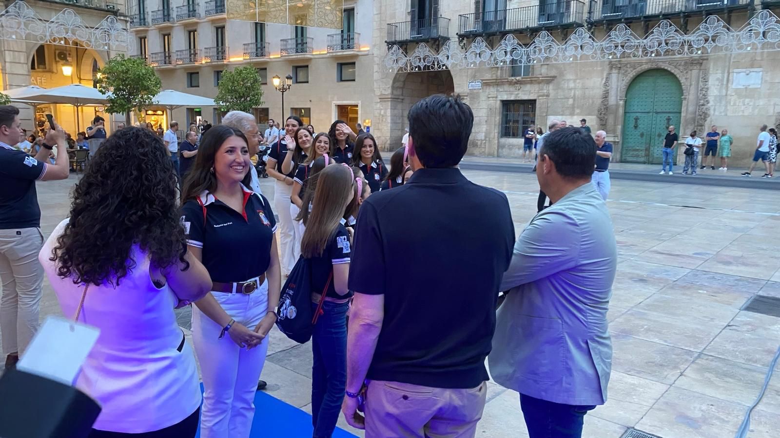 Alicante ya brilla &#039;a la llum de les Fogueres&#039;