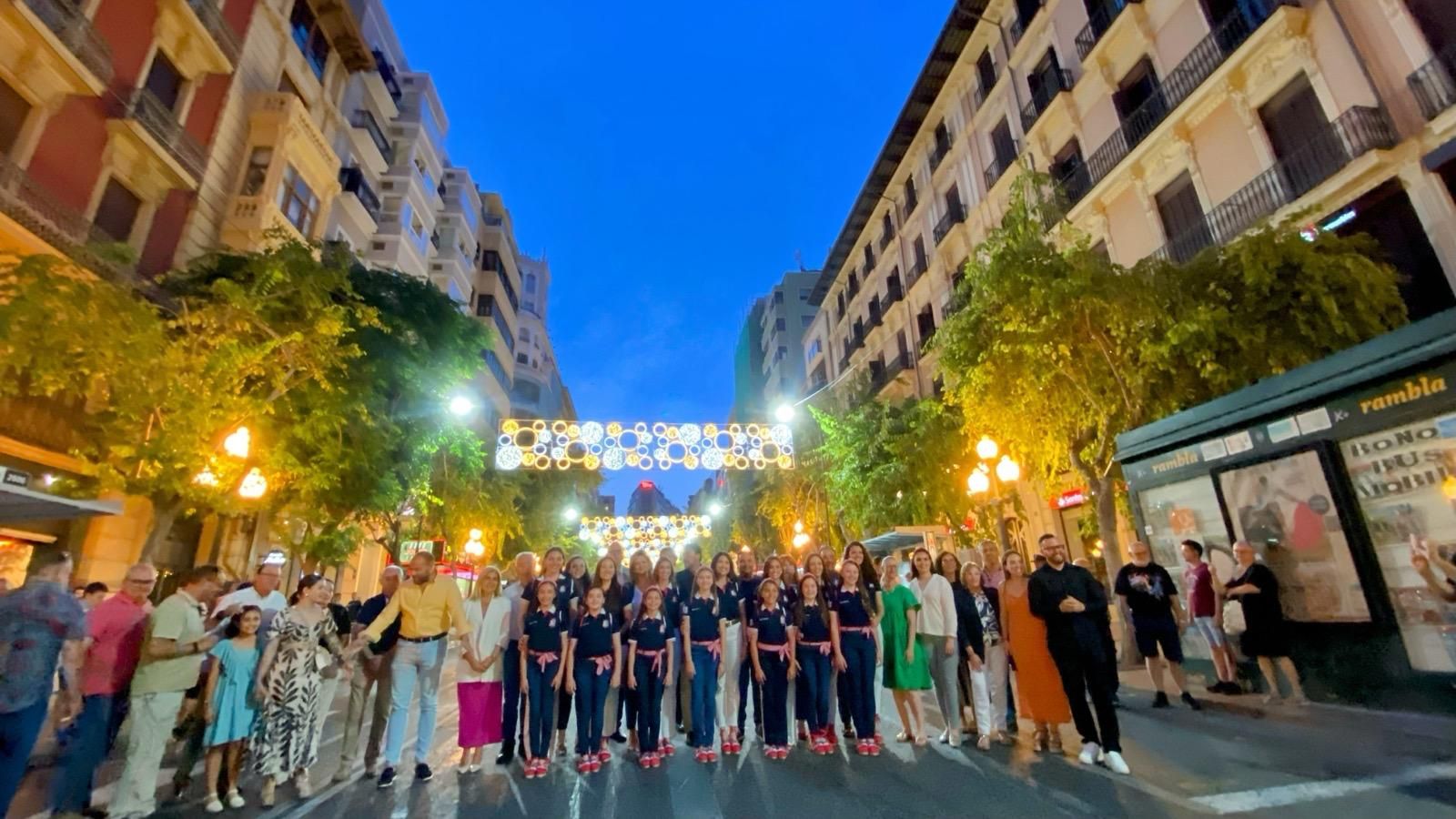 Alicante ya brilla &#039;a la llum de les Fogueres&#039;