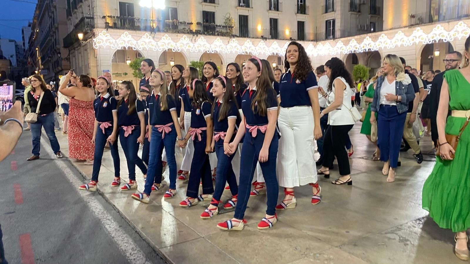 Alicante ya brilla &#039;a la llum de les Fogueres&#039;