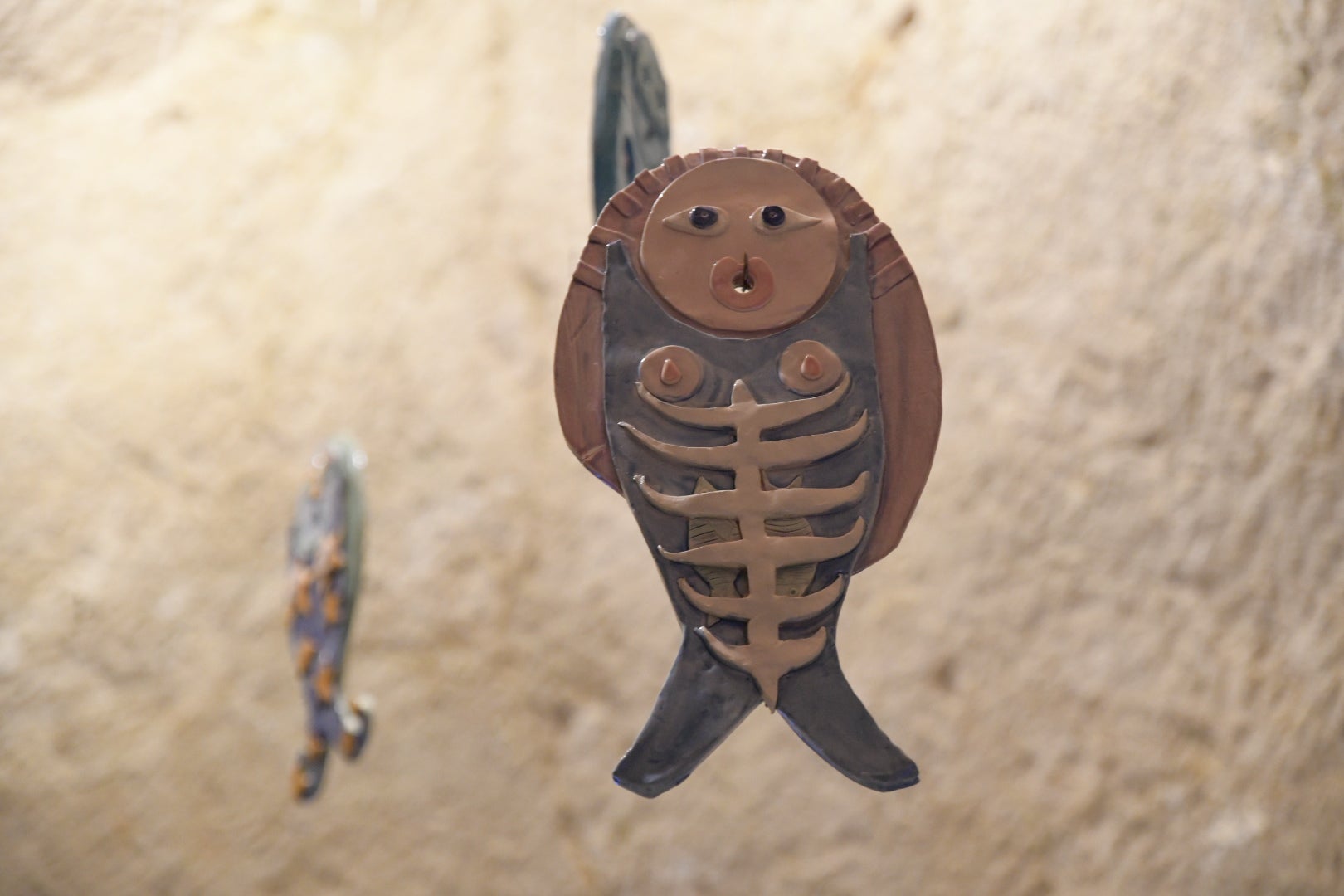 Así es la exposición 'Cantos de sirena' de Sómnica Bernabeu