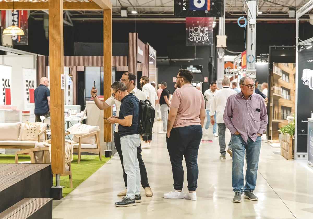 Visitors on the first day of the fair, this Thursday.