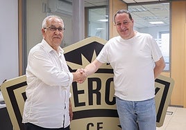 Quique Hernández y Salva Martí, en las oficinas del CD Intercity.