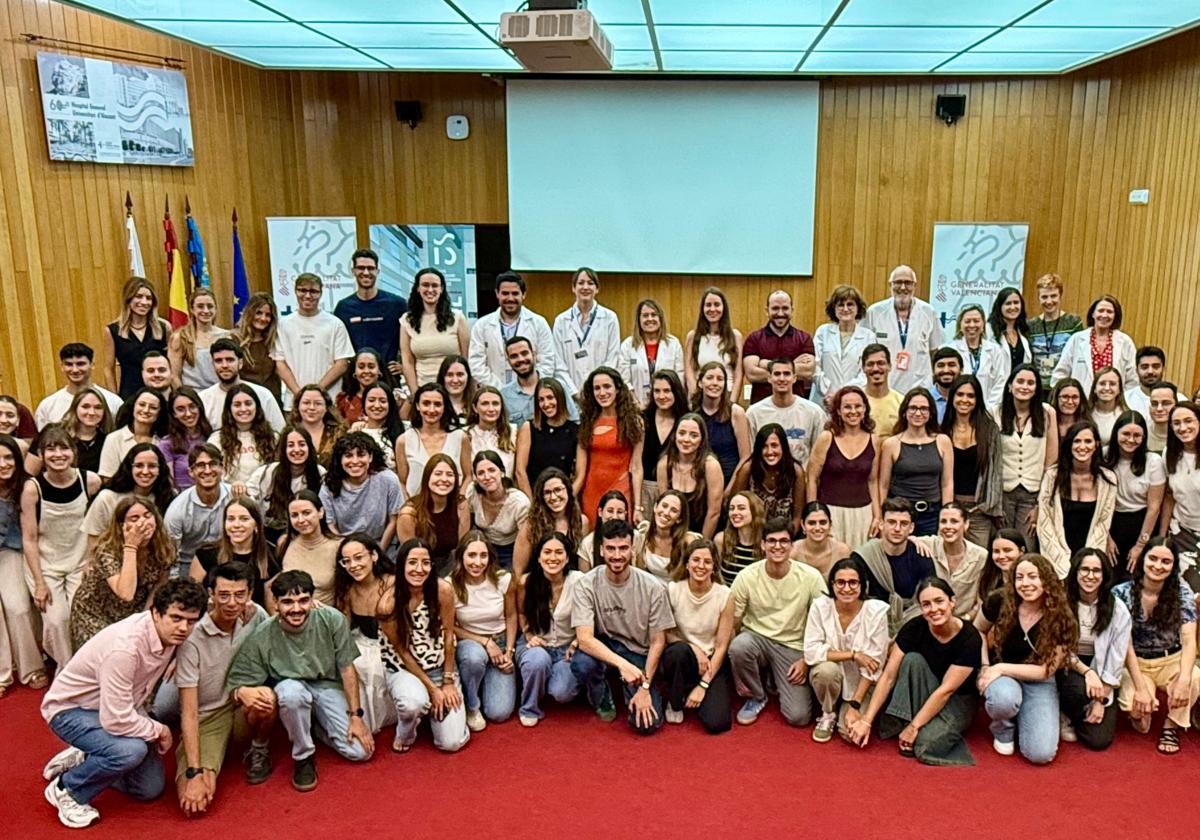 Welcome ceremony for the new residents at Alicante General Hospital.