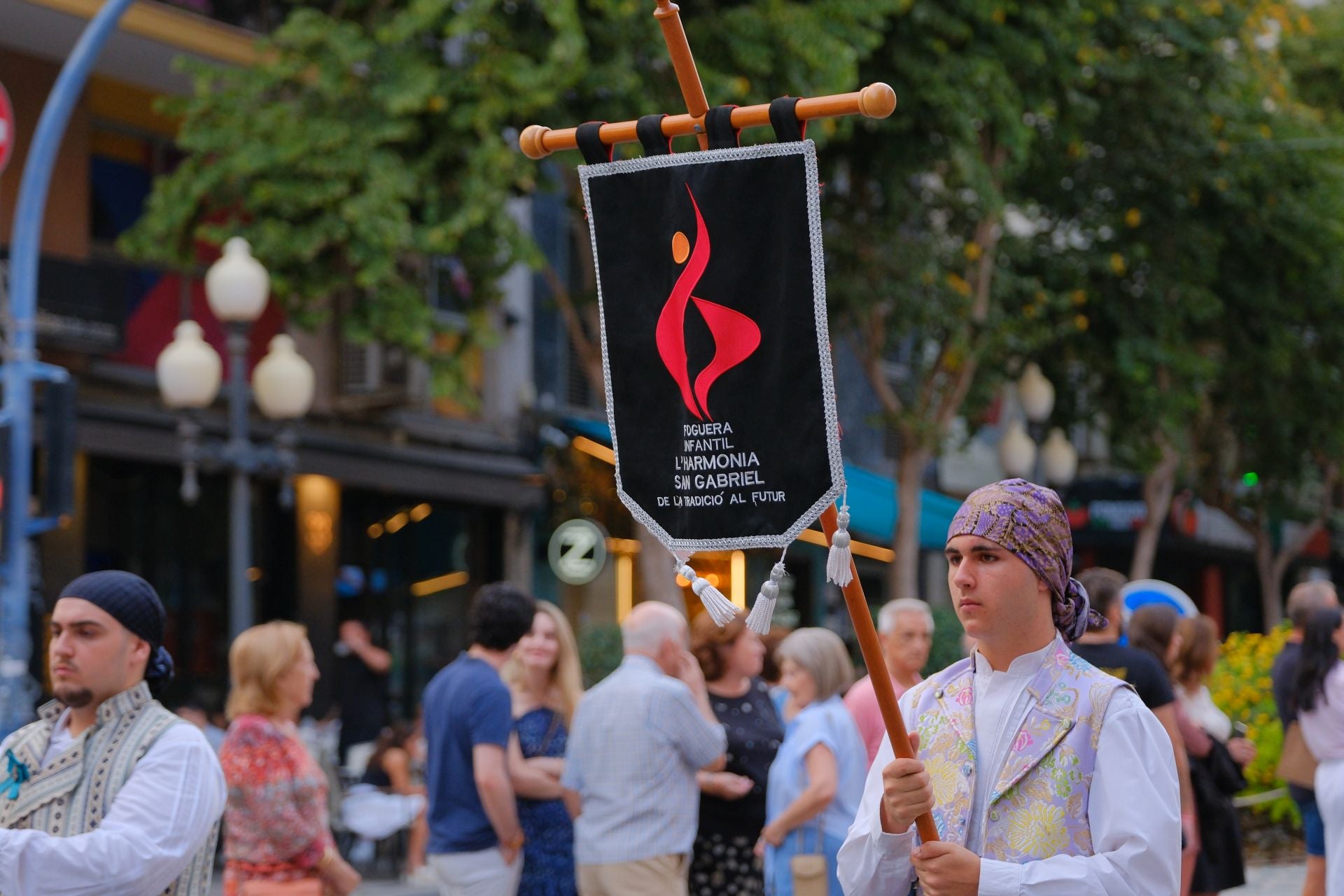 Así ha sido el Desfile del Pregón de las Hogueras de Alicante 2025