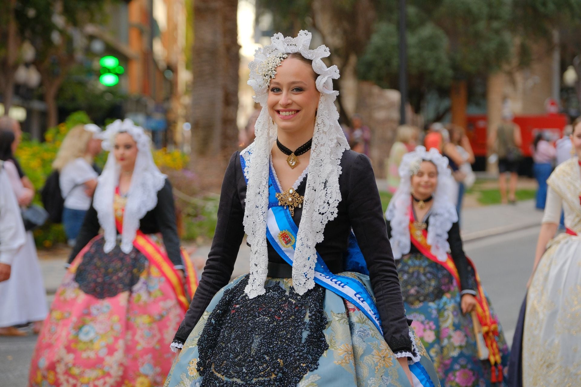 Así ha sido el Desfile del Pregón de las Hogueras de Alicante 2025