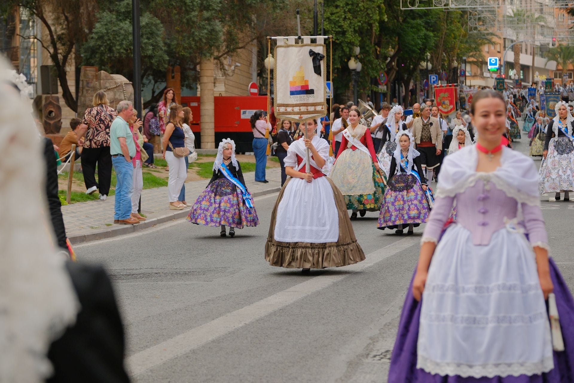 Así ha sido el Desfile del Pregón de las Hogueras de Alicante 2025