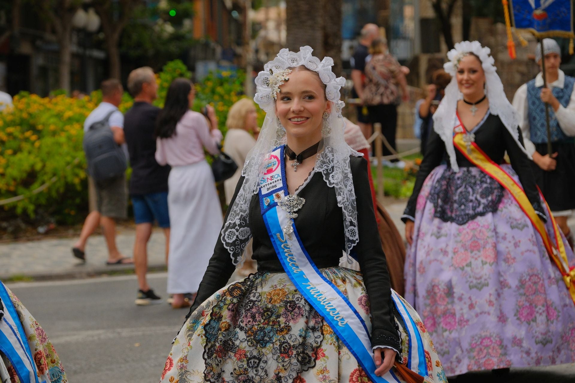 Así ha sido el Desfile del Pregón de las Hogueras de Alicante 2025