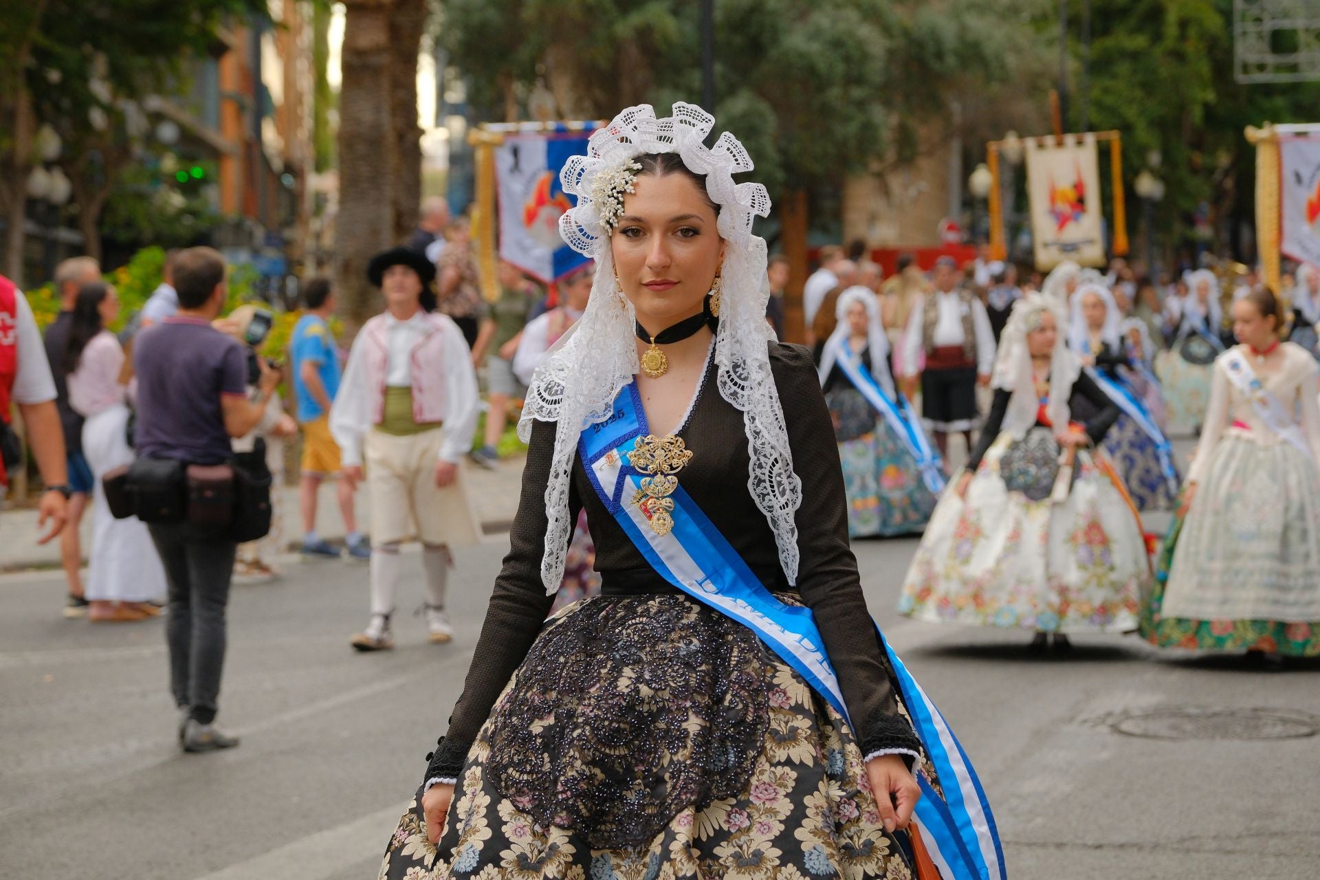 Así ha sido el Desfile del Pregón de las Hogueras de Alicante 2025