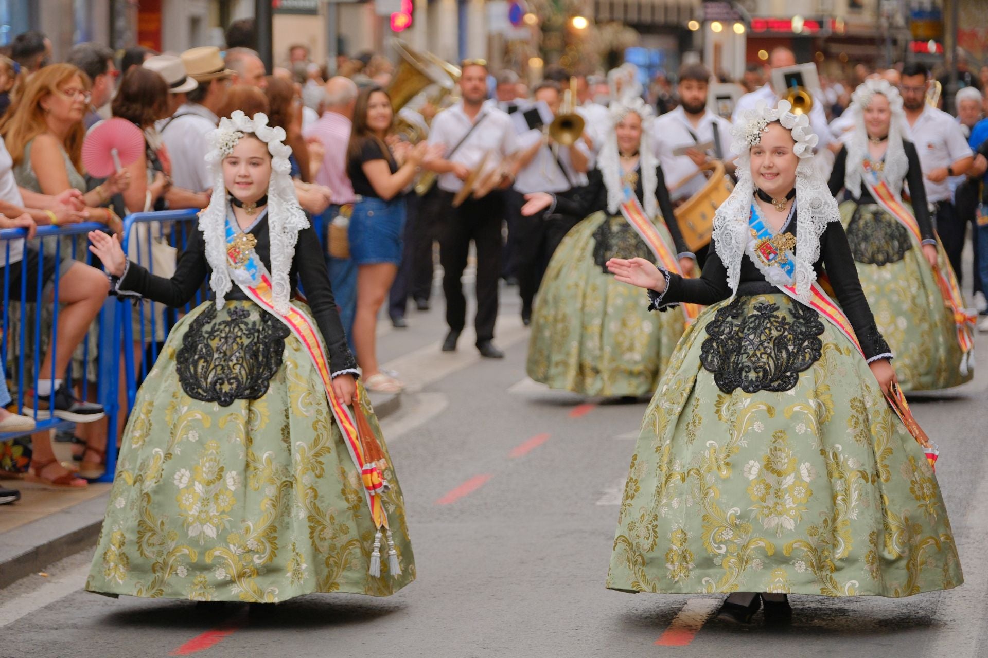 Así ha sido el Desfile del Pregón de las Hogueras de Alicante 2025