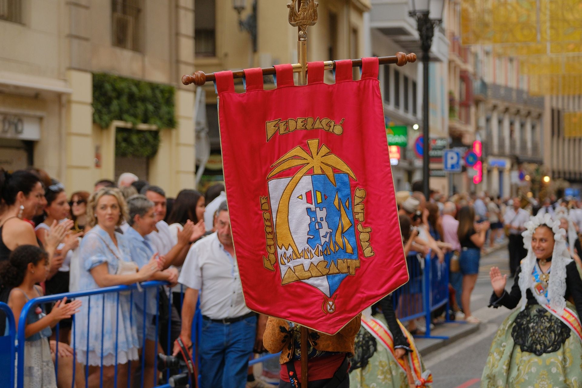 Así ha sido el Desfile del Pregón de las Hogueras de Alicante 2025