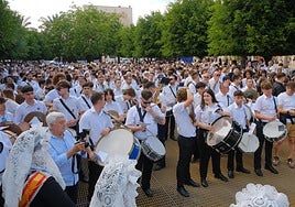 Así suena el himno de Les Fogueres tocado por más de mil músicos