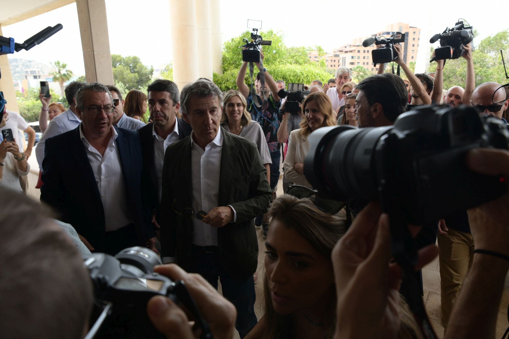 Multitudinario acto con Feijóo y Mazón en Alicante