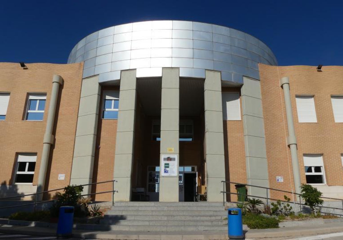 Image of the headquarters of the Official School of Languages in Benidorm