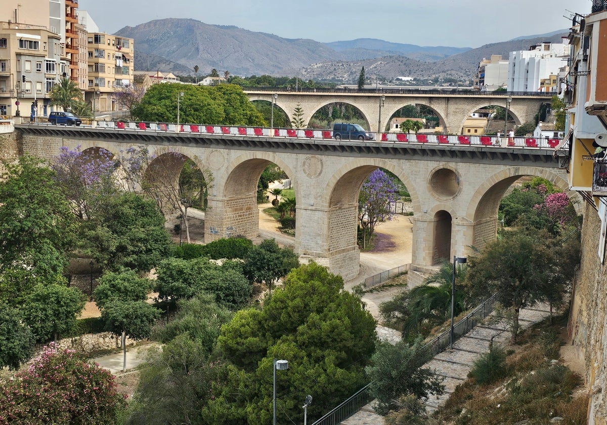 Imagen del puente tras la reapertura al tráfico por la paralización de las obras