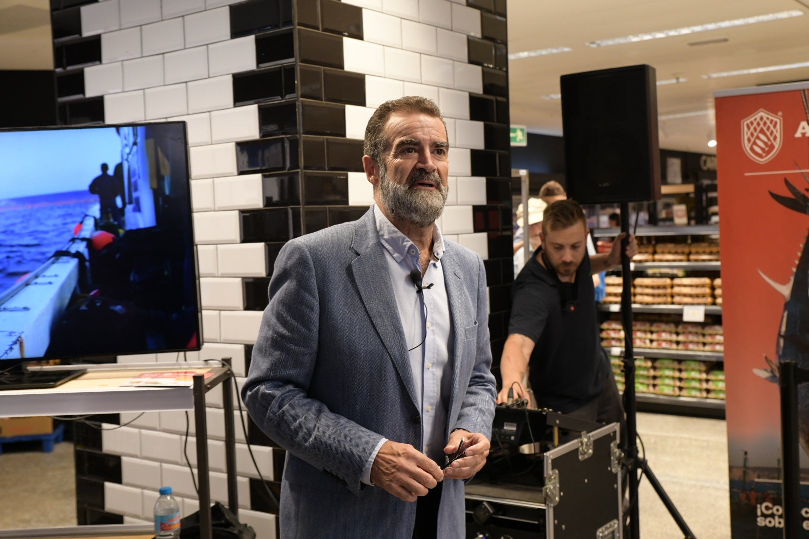 Las mejores imágenes del espectacular ronqueo del atún en El Corte Inglés de Alicante