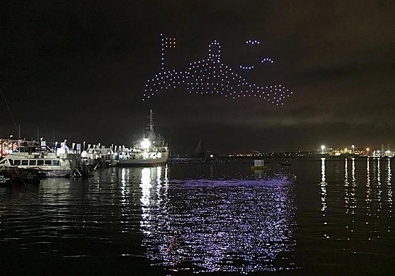El castillo de Santa Bárbara formado por drones.