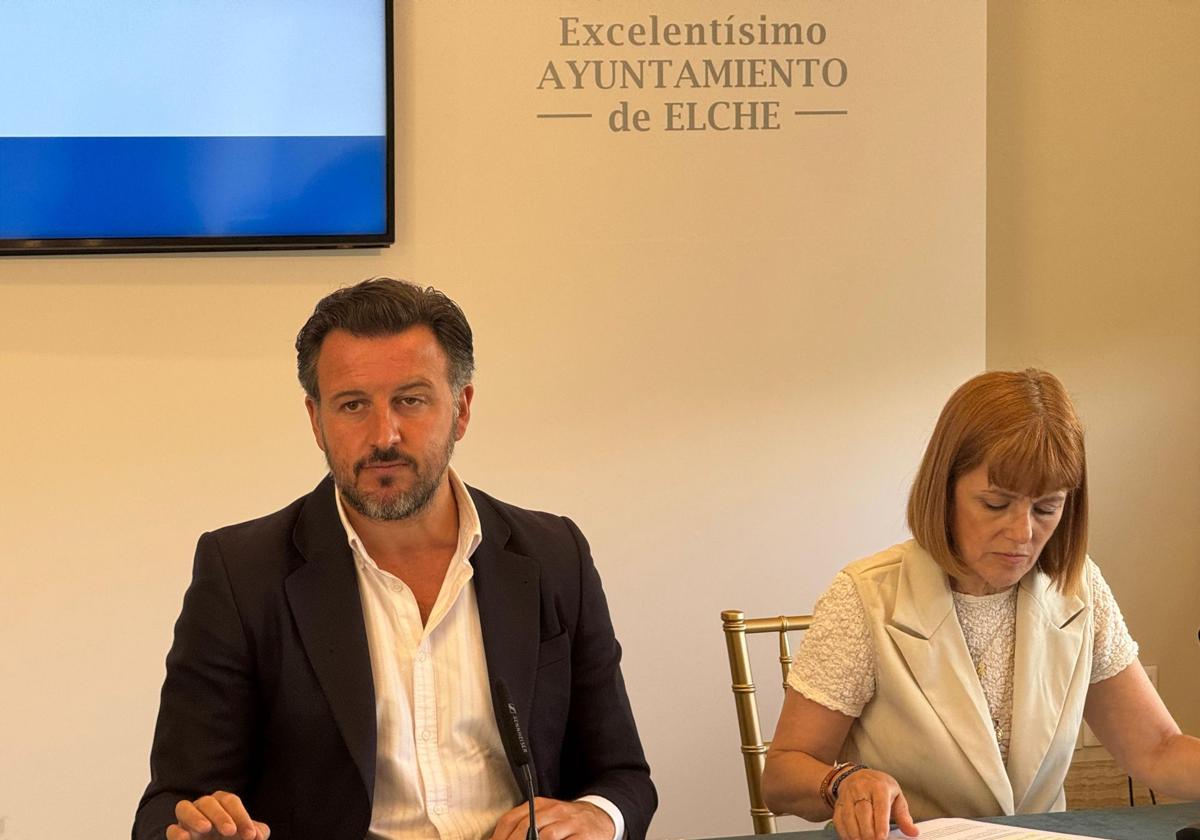 The Mayor of Elche, Pablo Ruz, with Aurora Rodil.