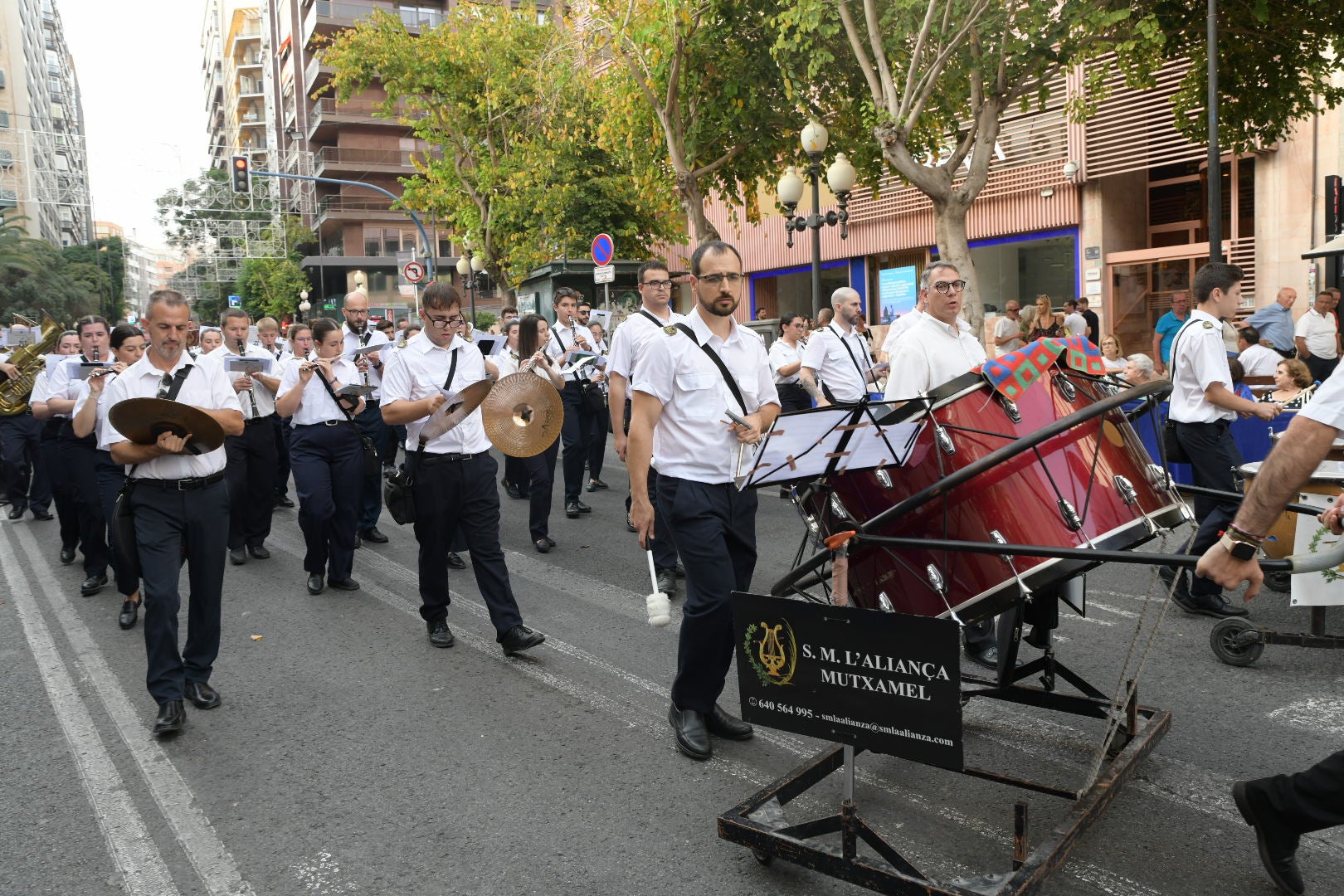 La Entrada de Bandas de las Hogueras 2025, en imágenes