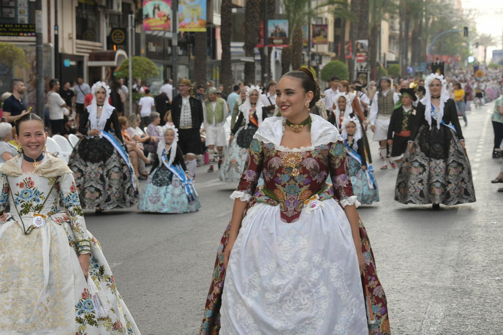 La Entrada de Bandas de las Hogueras 2025, en imágenes