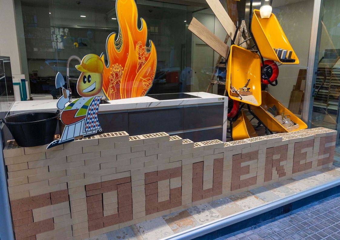 Estos son los comercios de Alicante finalistas en el concurso de Hogueras