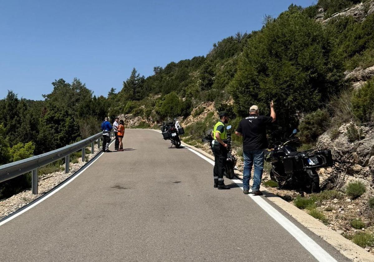 El motorista se ha salido por el margen izquierdo del vial.