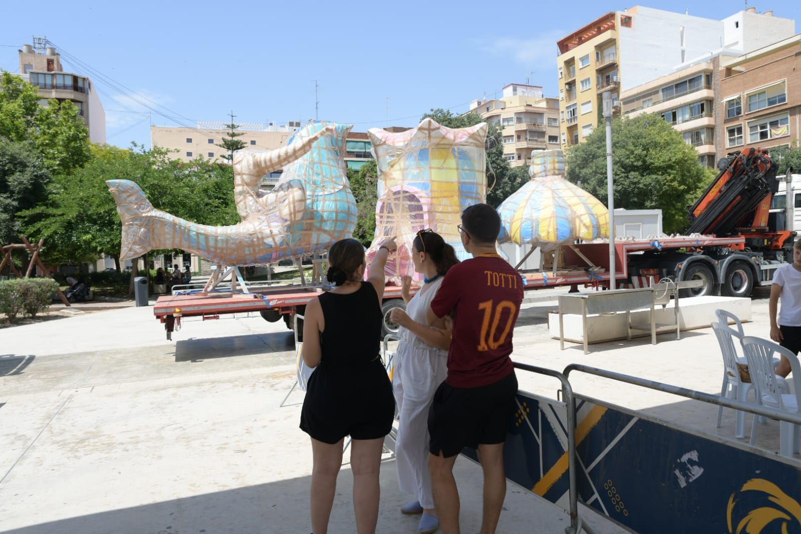 Las Hogueras toman ya las calles de Alicante