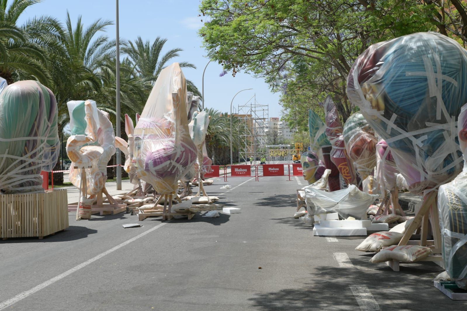 Las Hogueras toman ya las calles de Alicante